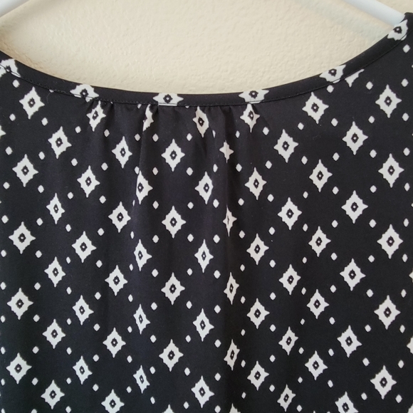 Tacera M Women's Short Sleeve Top Black with White Pattern - Picture 4 of 7